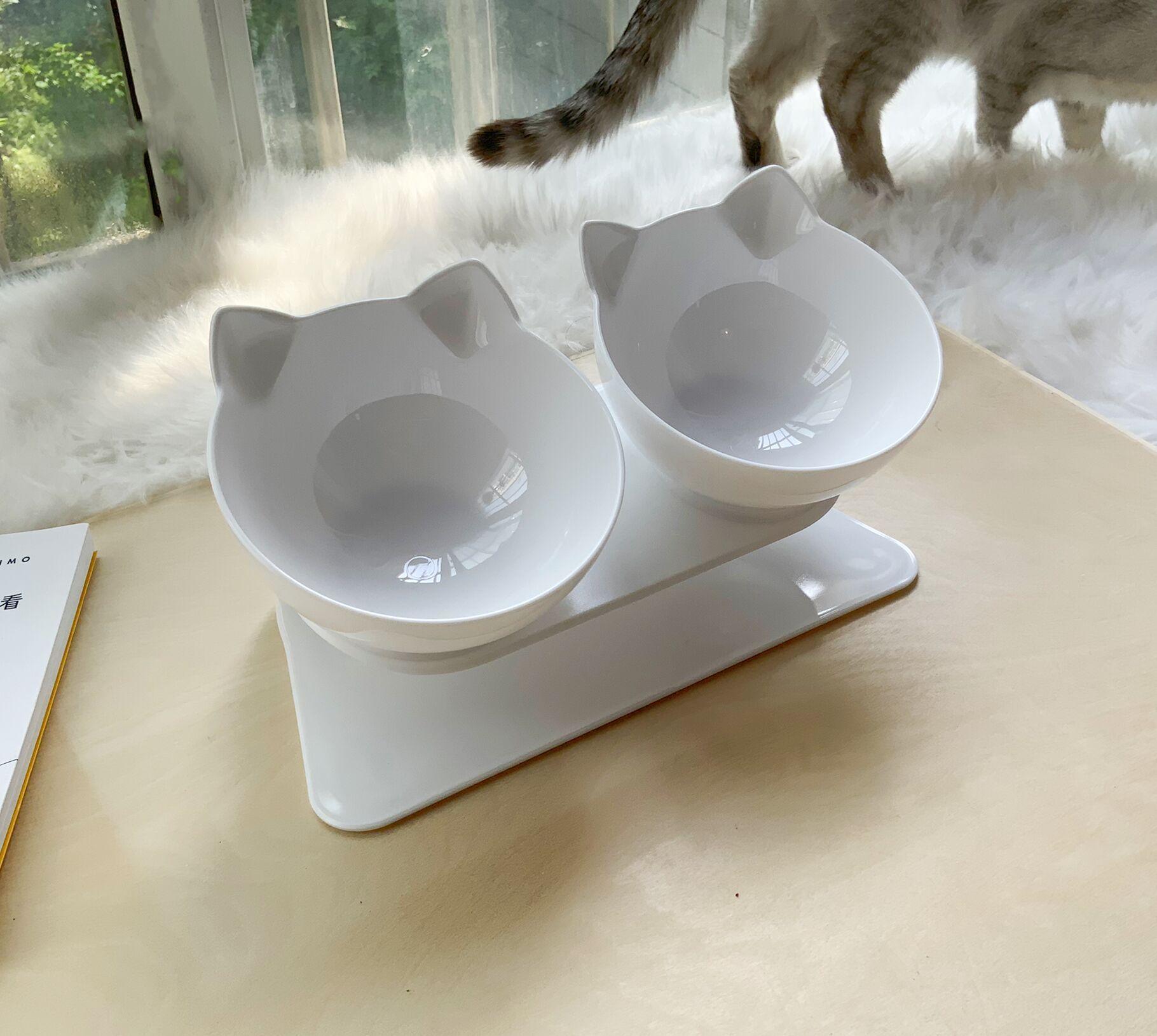 Non-Slip Pet Bowl for Cats - Sturdy bowl with rubber ring base, prevents sliding, ideal for cats.