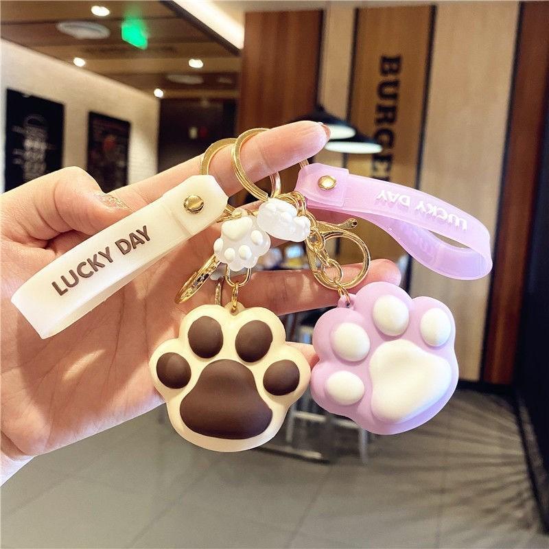 Women's Fashion Creative Cat Paw Keychain - Cute cat paw key accessory for keys and bags