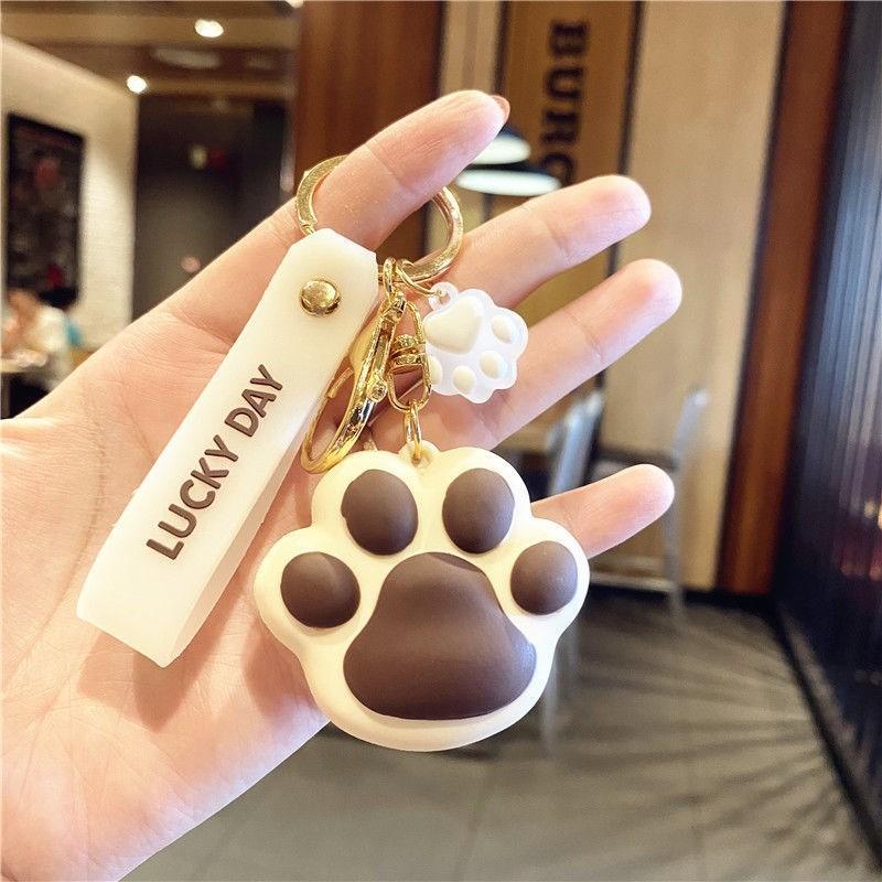 Women's Fashion Creative Cat Paw Keychain - Cute cat paw key accessory for keys and bags